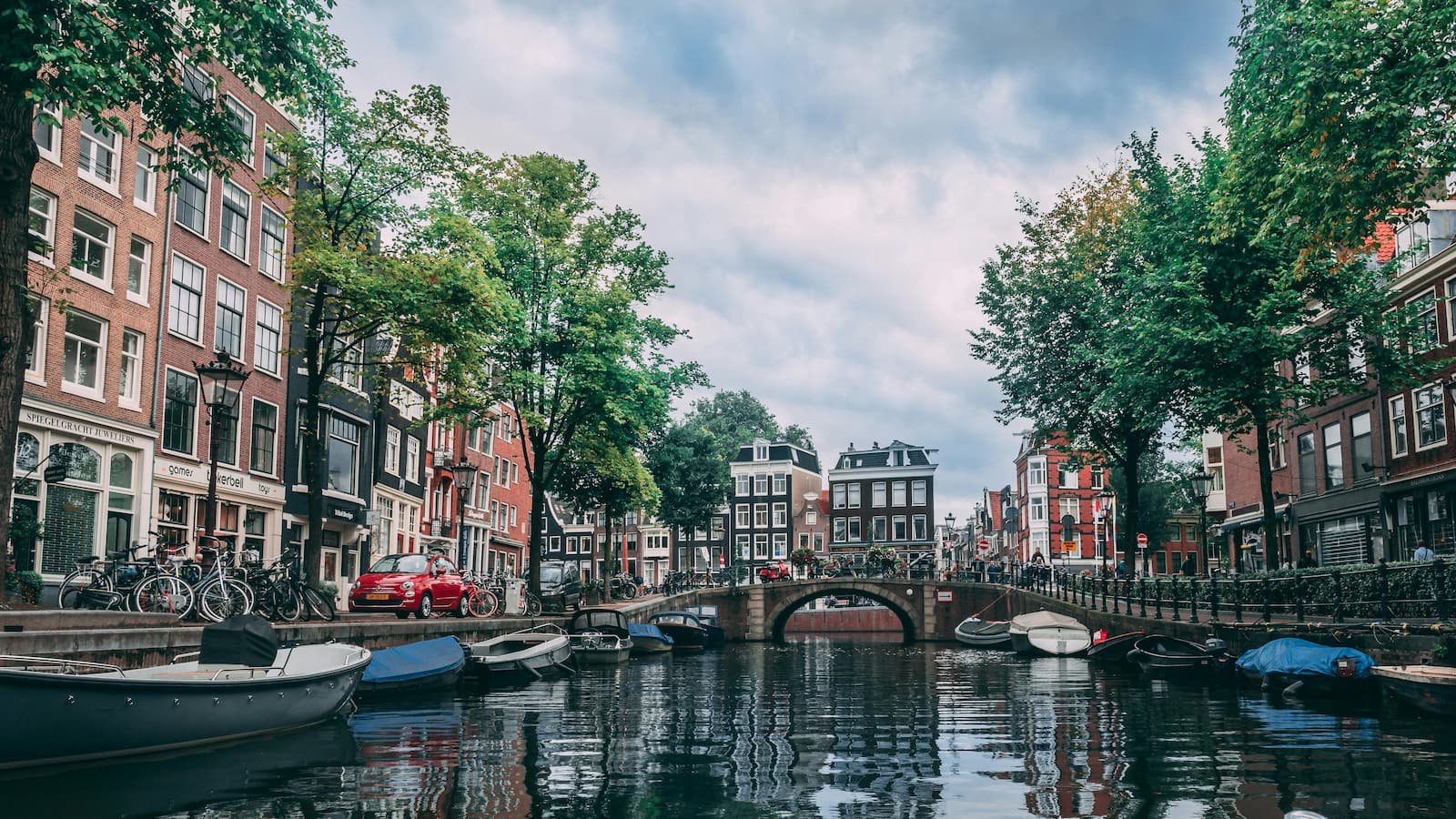 Aangezicht van de grachten van Amsterdam Aangezicht van de grachten van Amsterdam