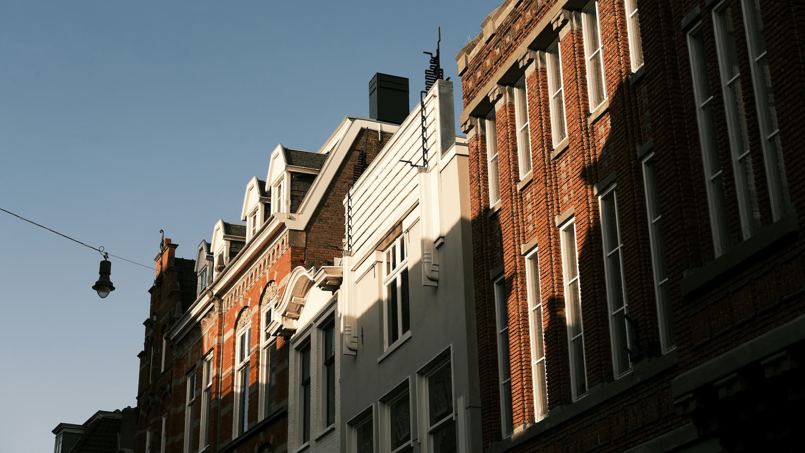 de bovenkant van verschillende huurwoningen de bovenkant van verschillende huurwoningen