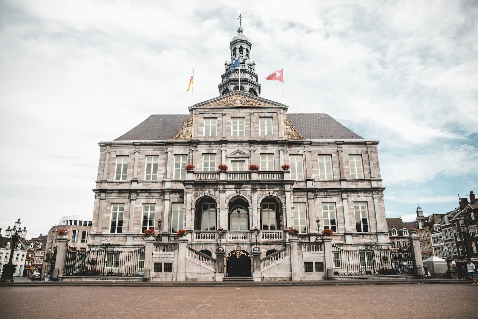 Het stadshuis van Maastricht op de markt. Het stadshuis van Maastricht op de markt.