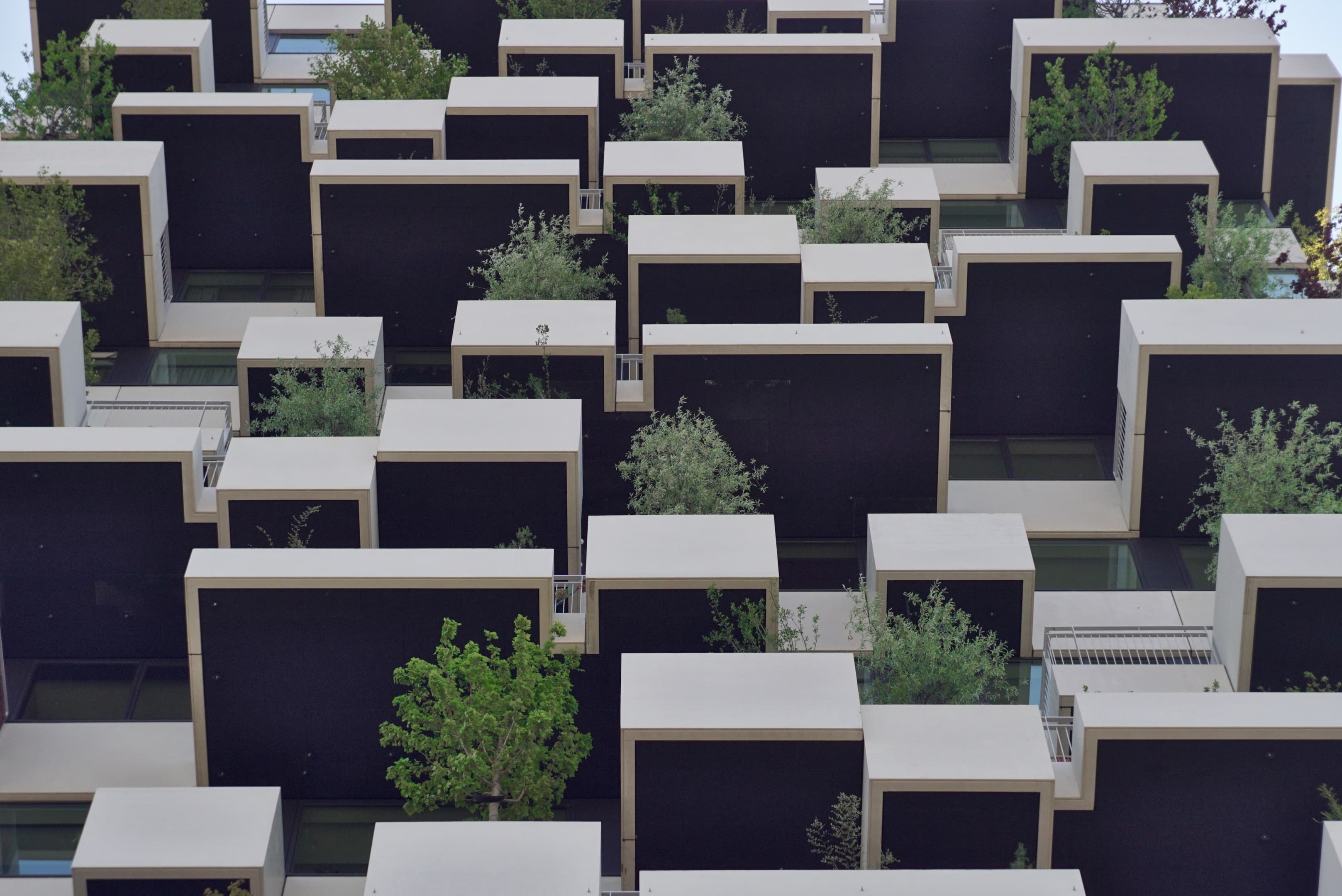Een appartementencomplex in Strijp-S, een van de leukste woonwijken van Nederland. Het appartement staat ook wel bekend als verticaal bos. Een appartementencomplex in Strijp-S, een van de leukste woonwijken van Nederland. Het appartement staat ook wel bekend als verticaal bos.