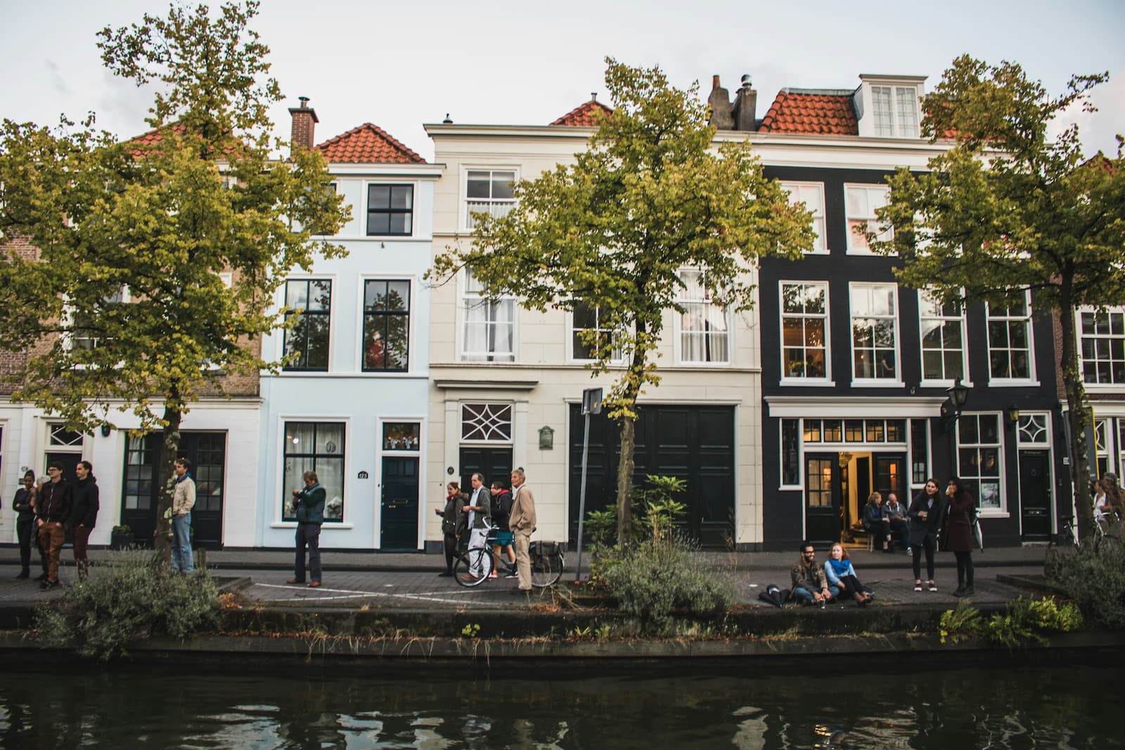 Verschillende woningtypen aan het water in Nederland